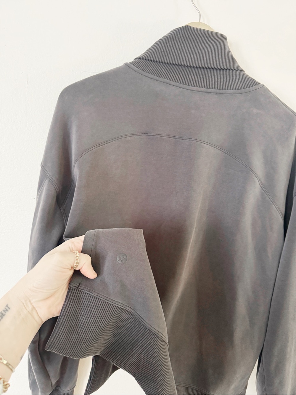 Lululemon Black Softstream Turtleneck Pullover size 4 - Picture 7 of 7